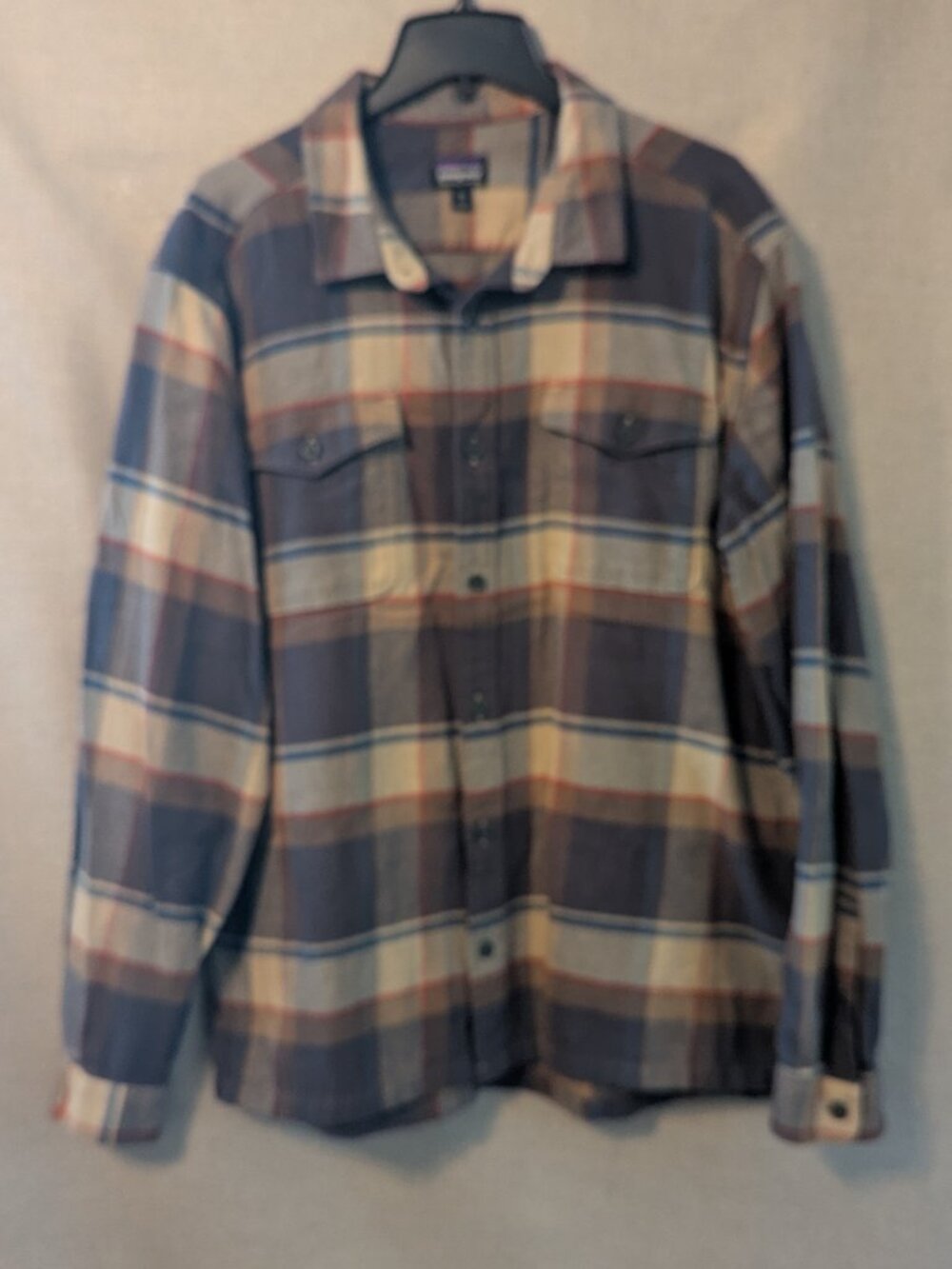 Patagonia Men’s XXL Long Sleeve Organic Cotton Flannel Shirt Blue Tan Plaid